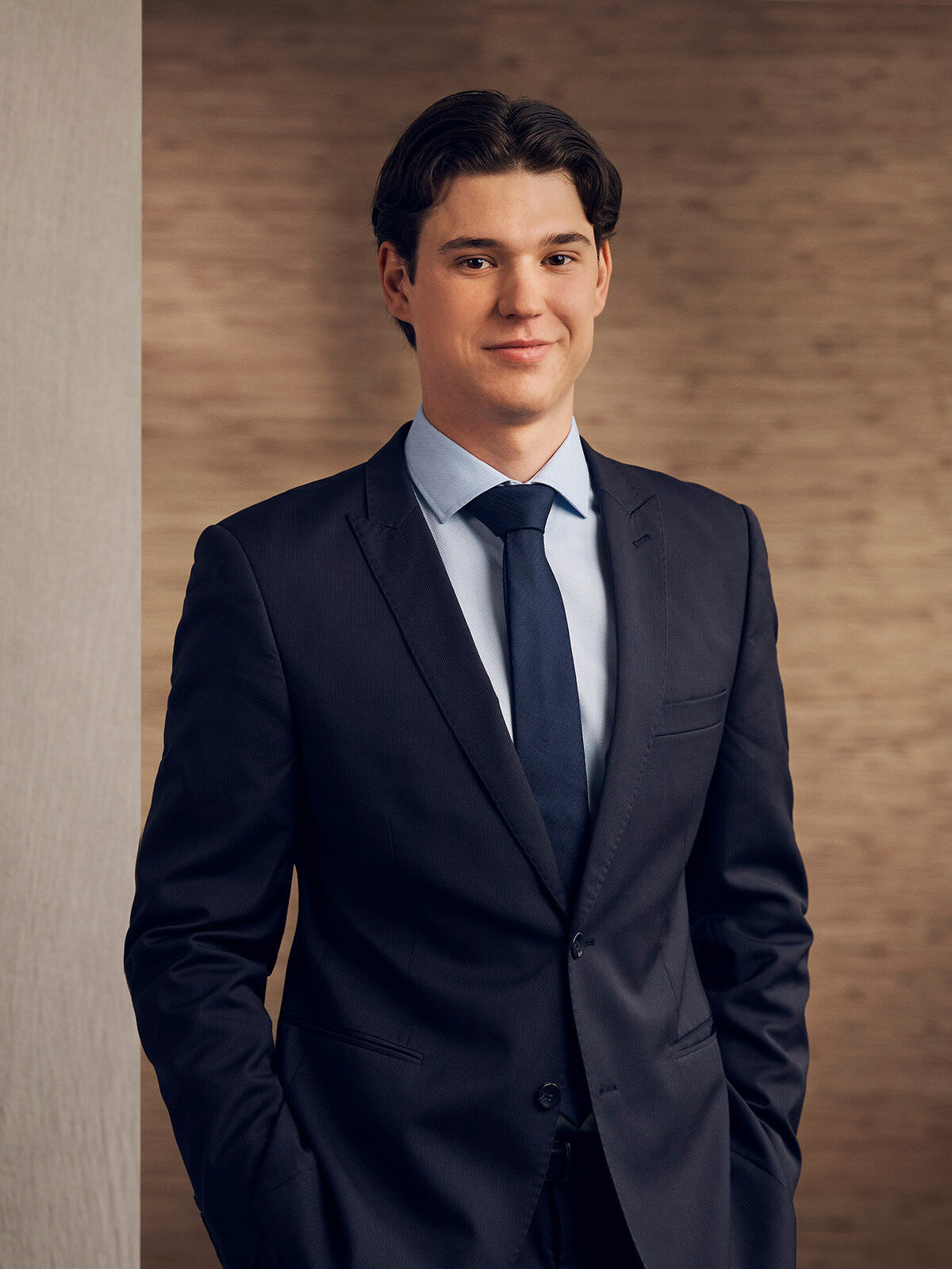 Heeb Neil Rechtskraft Advokatur 3x4