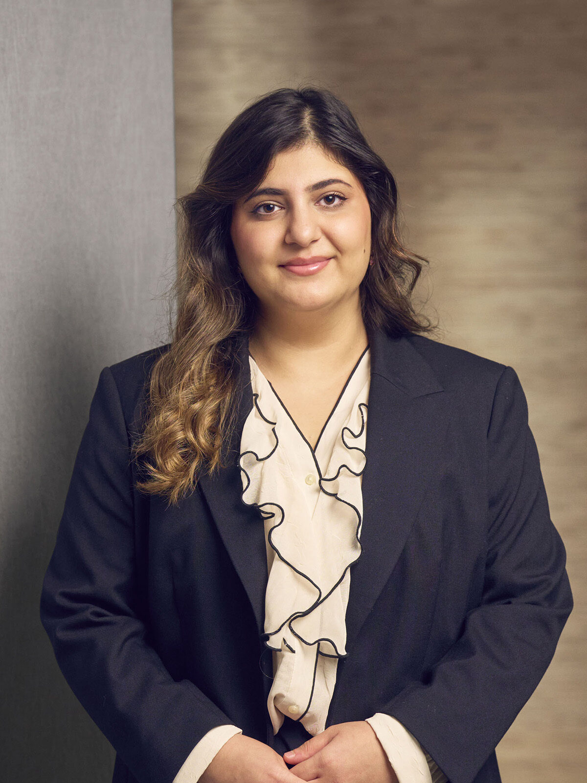 Mukawel Genan Rechtskraft Advokatur 3x4